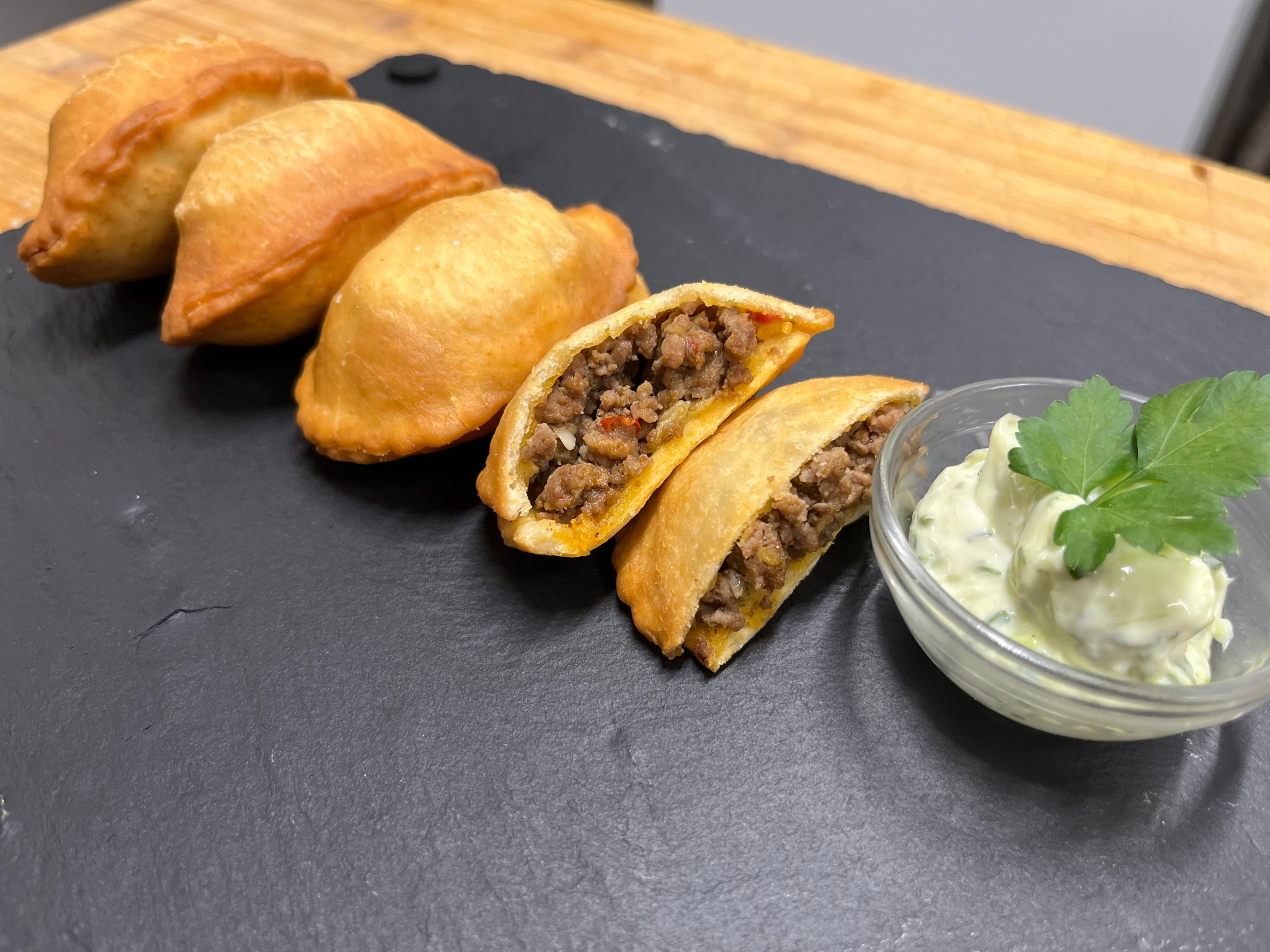 Pastelitos rellenos de ternera picada de Casupo